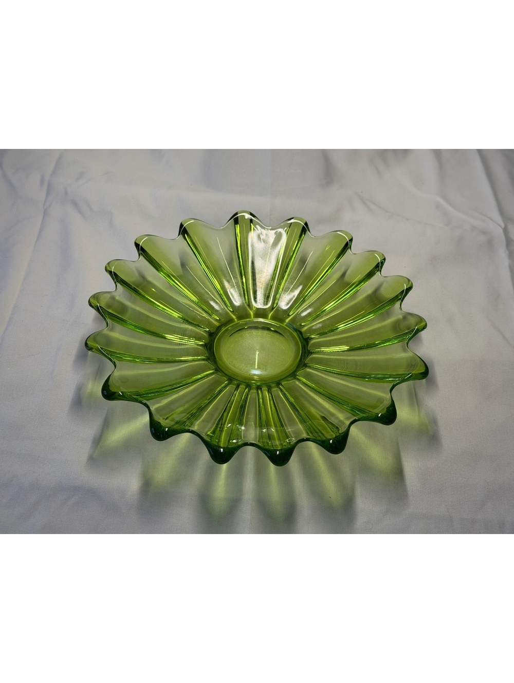 Vintage Indiana Glass Avocado Green Petal Console Bowl 11” Mid Century MCM